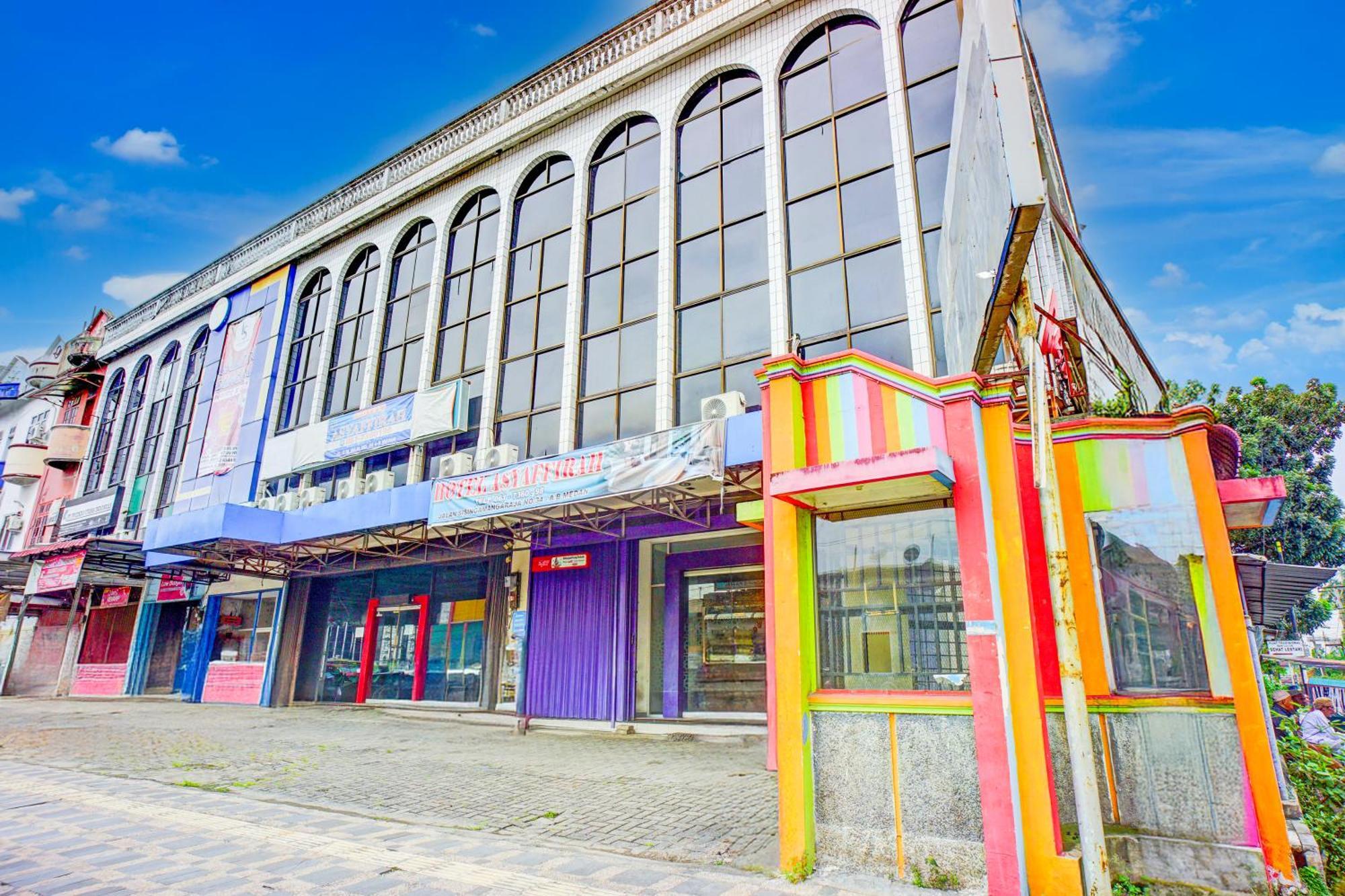 Hotel O Asyaffirah Near Masjid Raya Al Mashun Sm Raja Медан Екстериор снимка