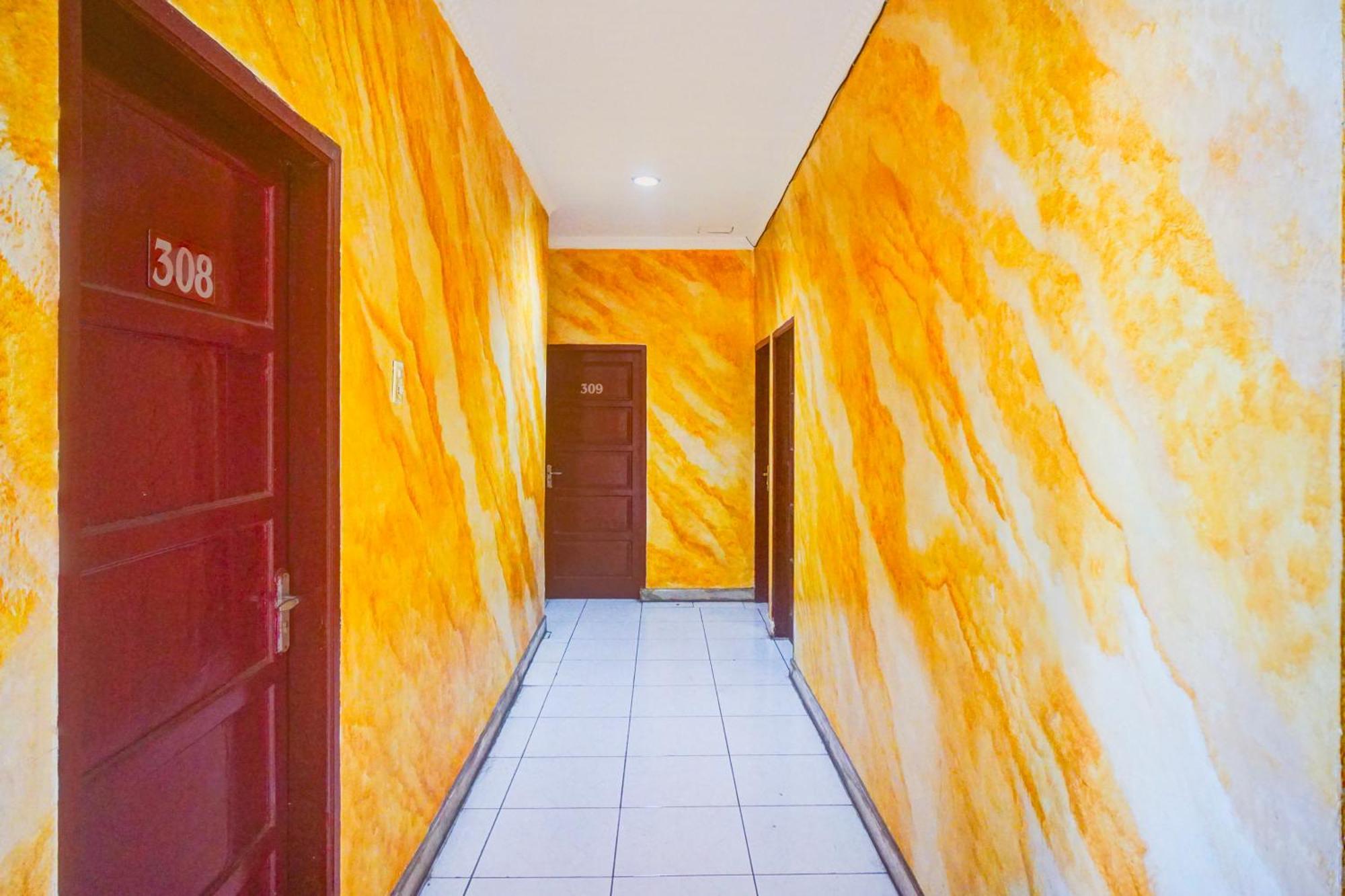 Hotel O Asyaffirah Near Masjid Raya Al Mashun Sm Raja Медан Екстериор снимка